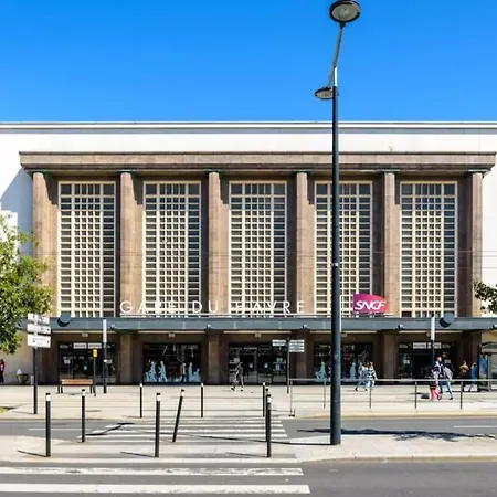 Modern Near Train Station And Du Havre *